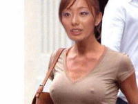 安藤美姫　空港で乳首丸見え姿をマスコミにキャッチされて赤面